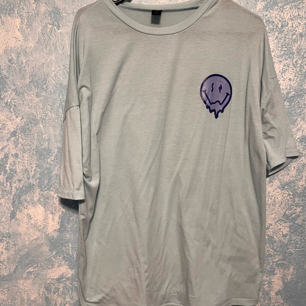 Oversize T-shirt that says enjoy the little things